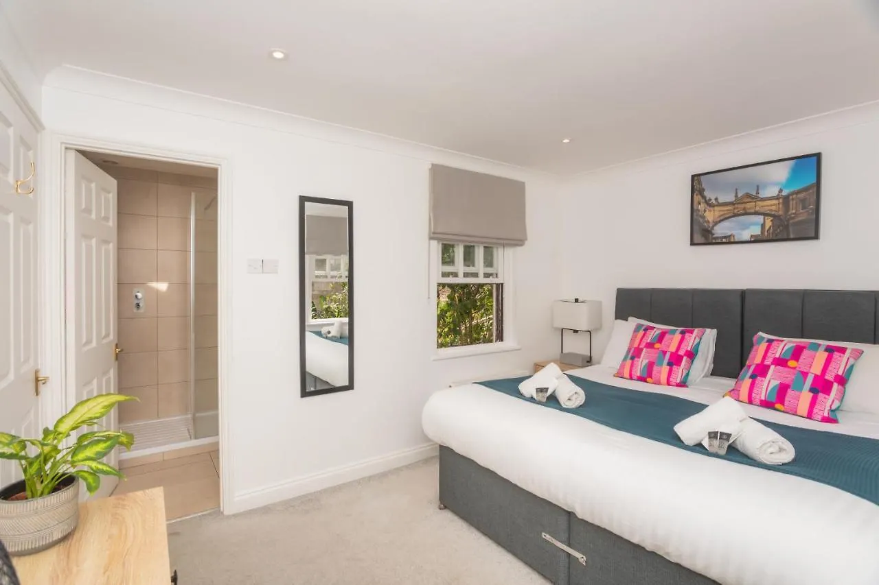 Crescent Mews Apartment Bath 0*,  United Kingdom